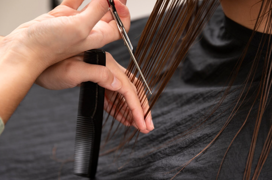 Managing Density Without Thinning: Alternatives Stylists Are Using