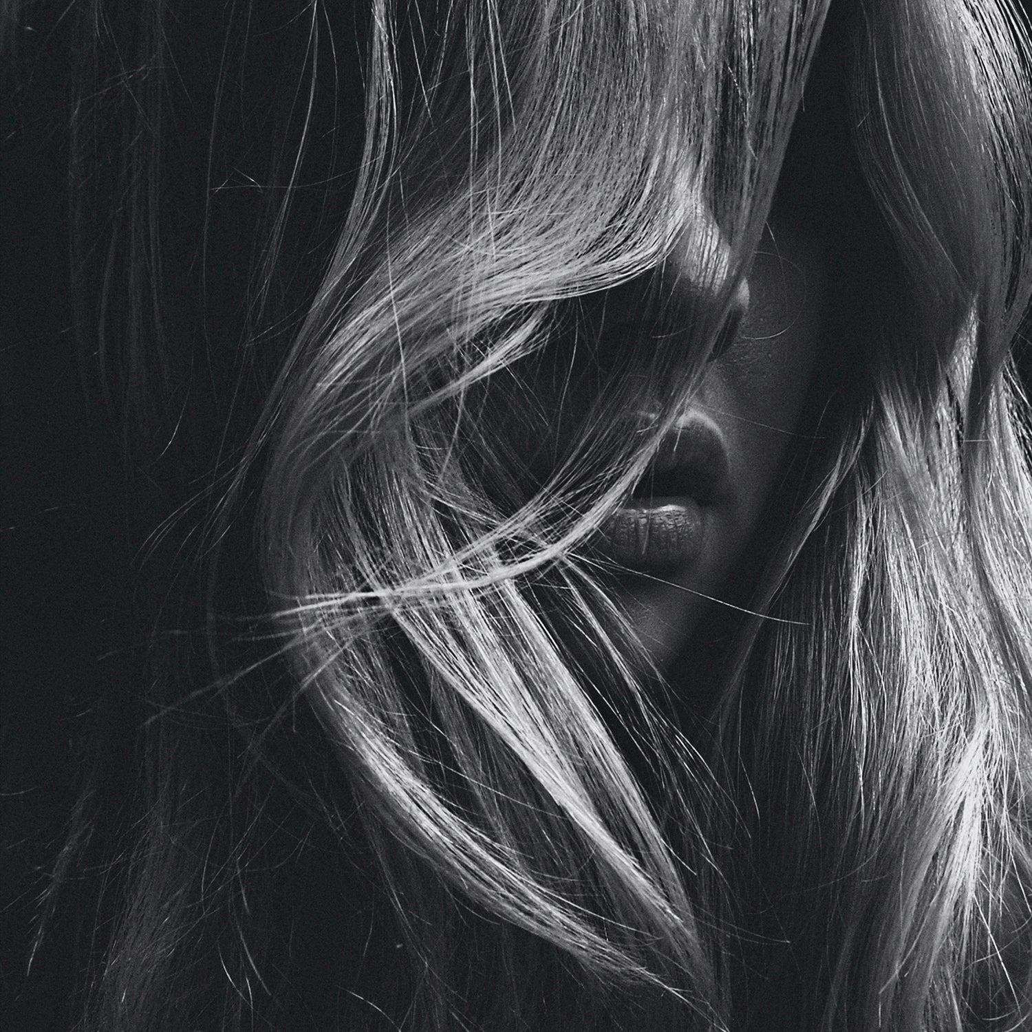  Professional Salon Hair Extensions. Naturl Human Hair Clip-in, Tape-in, Sew-In, and curly Hair Extensions